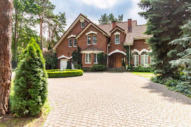 Best Driveway Paving Contractor  in Moxee, WA